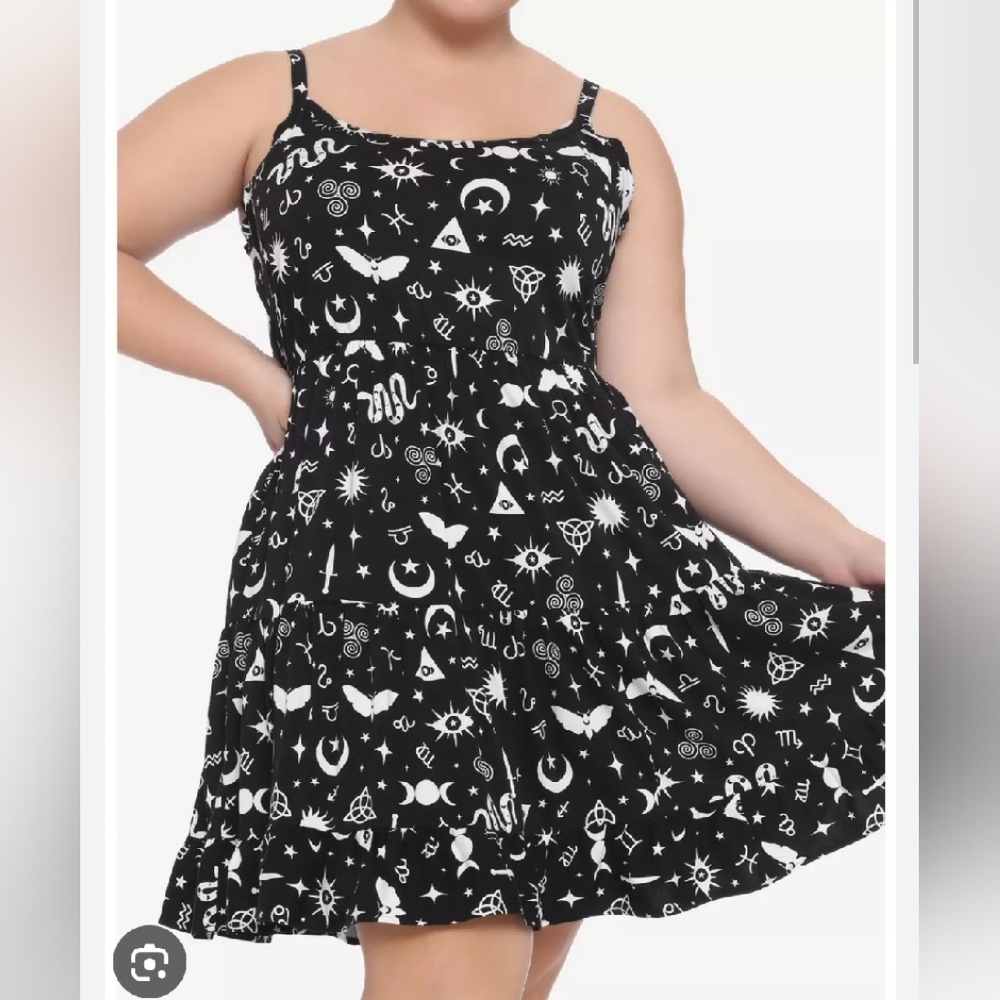 Hottopic black and white witchy dress